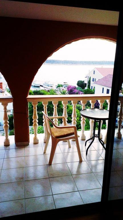 Apartment Zigo Раб Екстериор снимка
