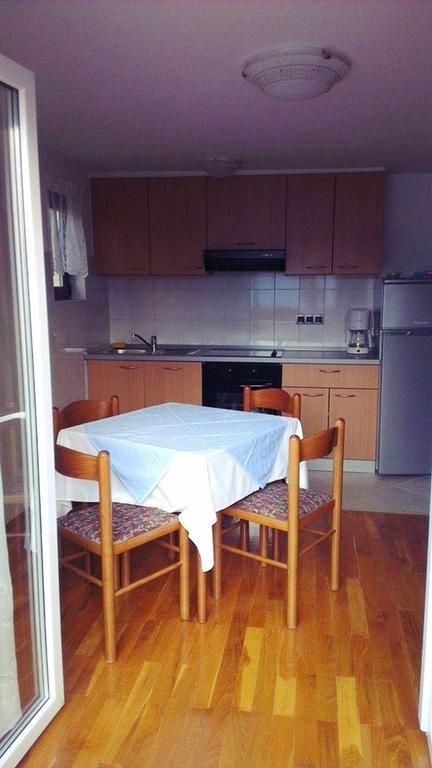 Apartment Zigo Раб Екстериор снимка